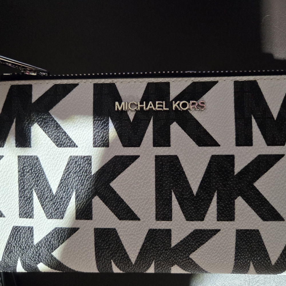 Michael Kors Wristlet Wallet